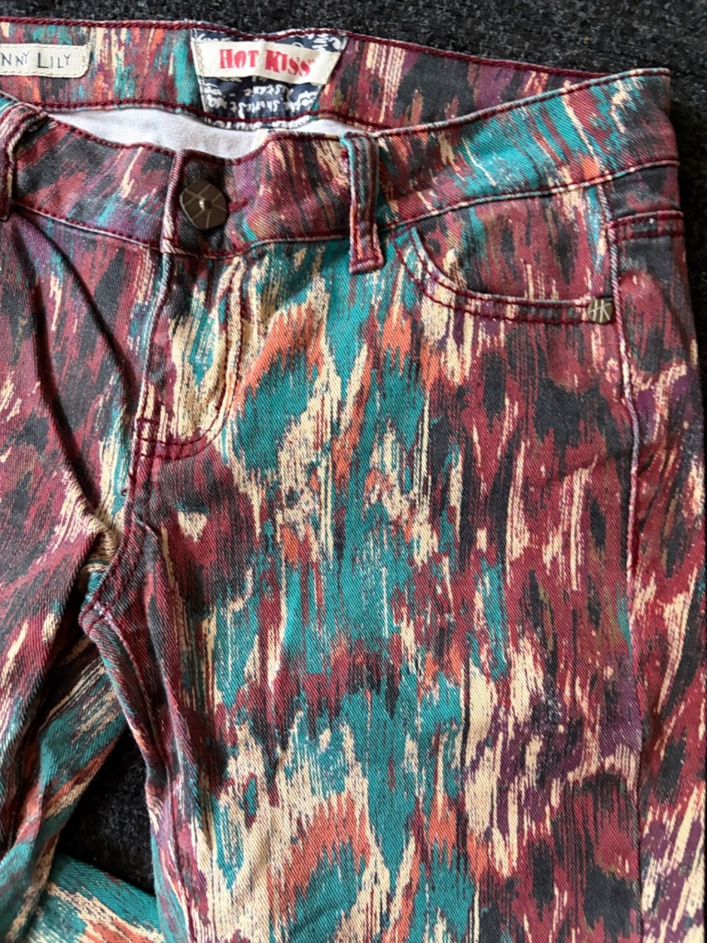 Hot Kiss Teal and Burgundy Patterned Skinny Lilly Jeans Size 5 - Picture 4 of 11